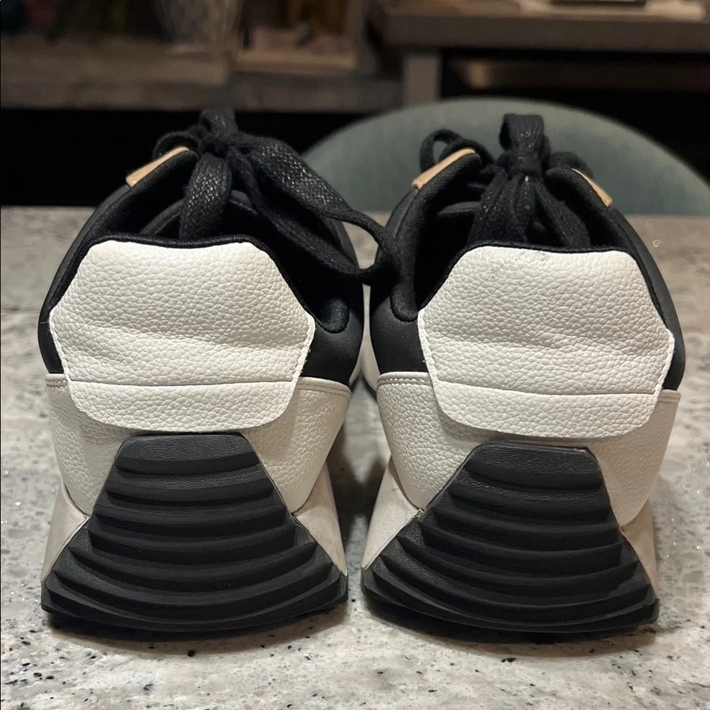 DV by Dolce Vita Black and Tan Women's Sneakers